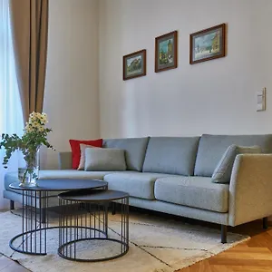Lejlighedshotel Three Golden Crowns Apartments, Prag